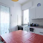 Marina, 4 Posti Vicino Al Mare